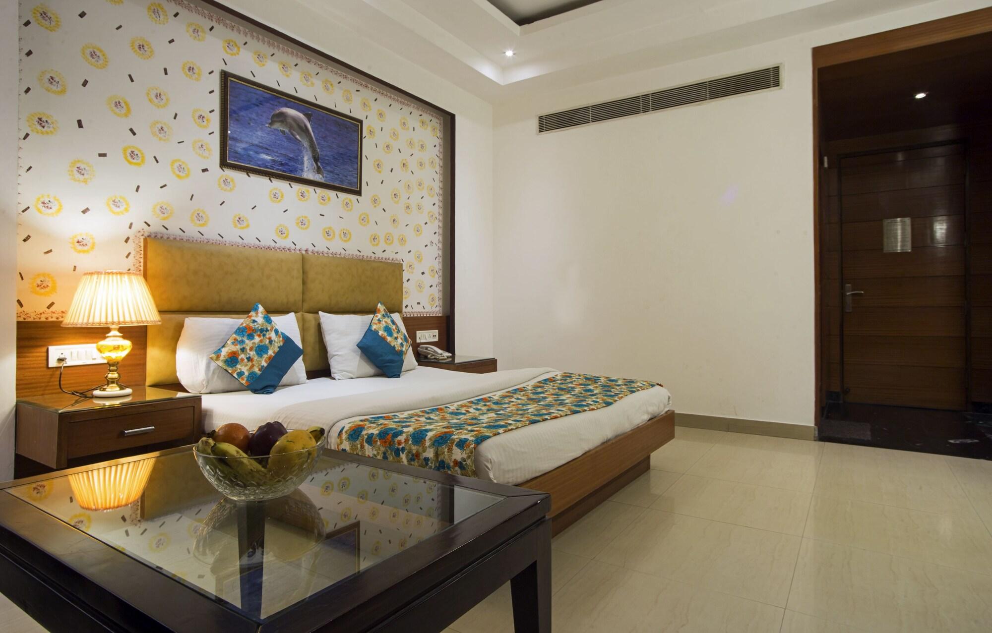 Hotel Krishna Deluxe-By Rcg Hotels New Delhi Luaran gambar