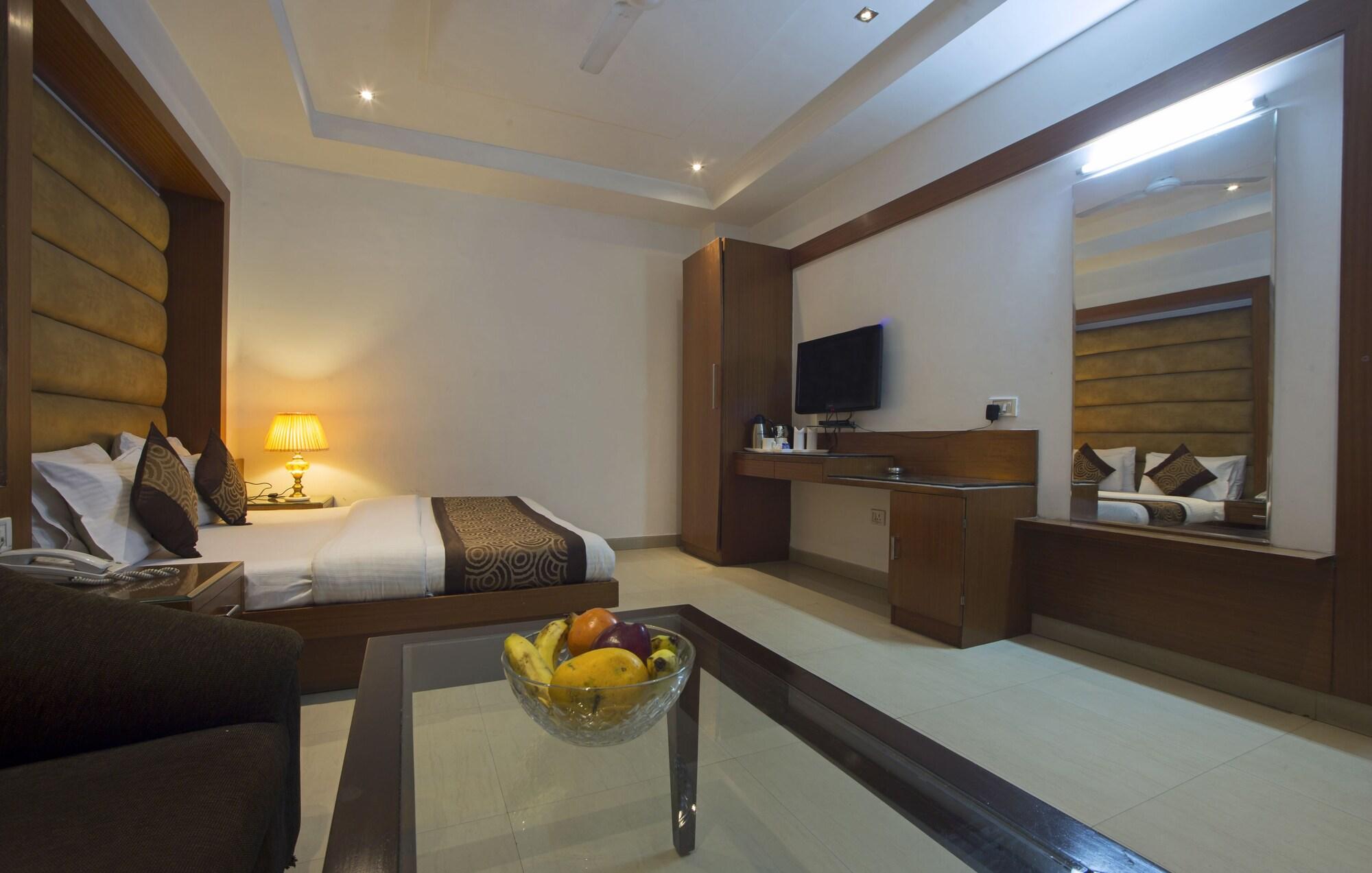 Hotel Krishna Deluxe-By Rcg Hotels New Delhi Luaran gambar