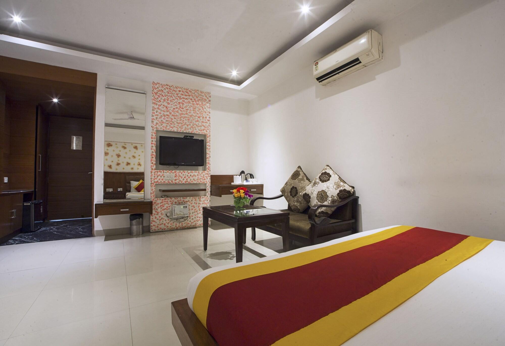 Hotel Krishna Deluxe-By Rcg Hotels New Delhi Luaran gambar