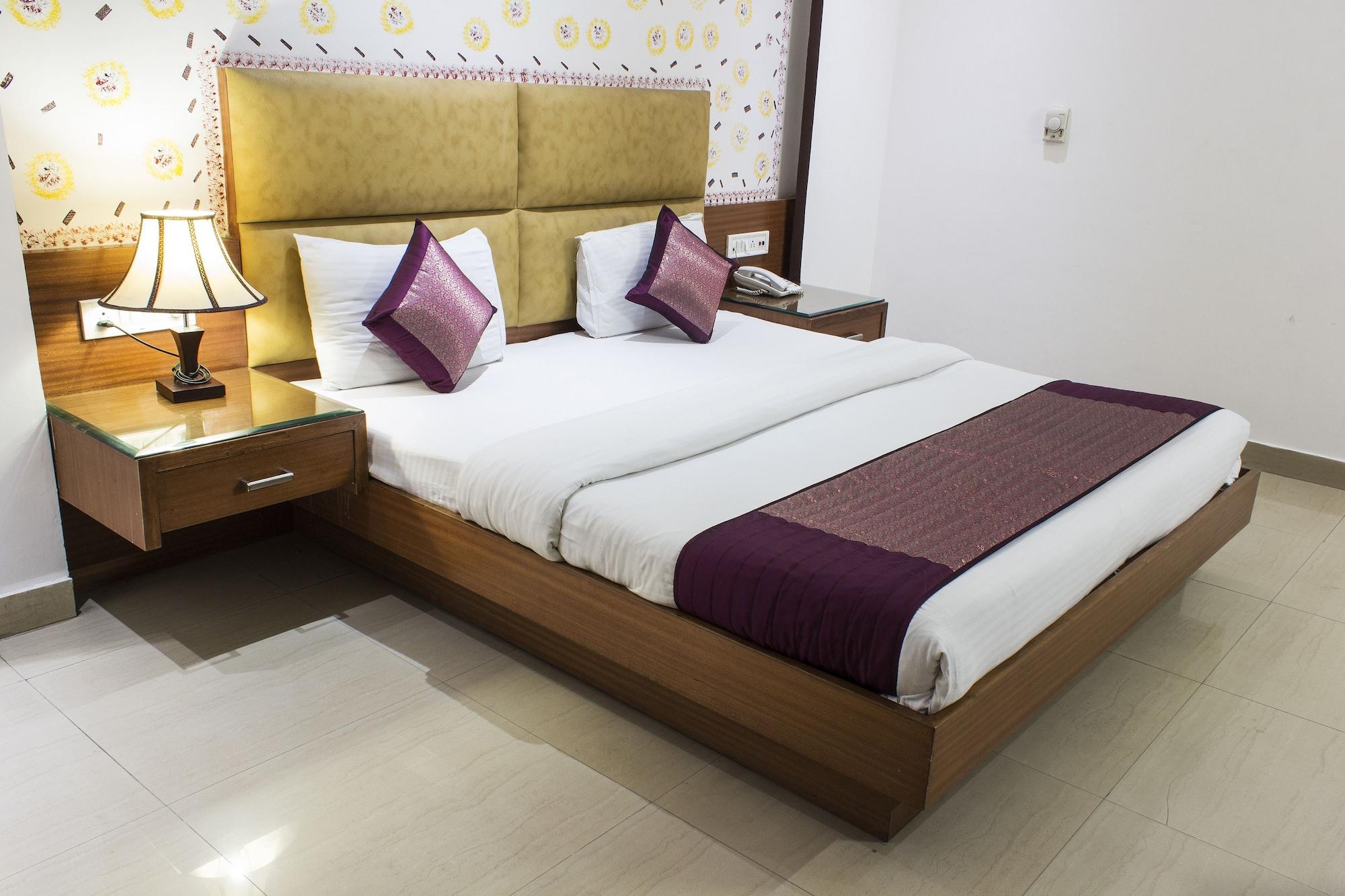 Hotel Krishna Deluxe-By Rcg Hotels New Delhi Luaran gambar