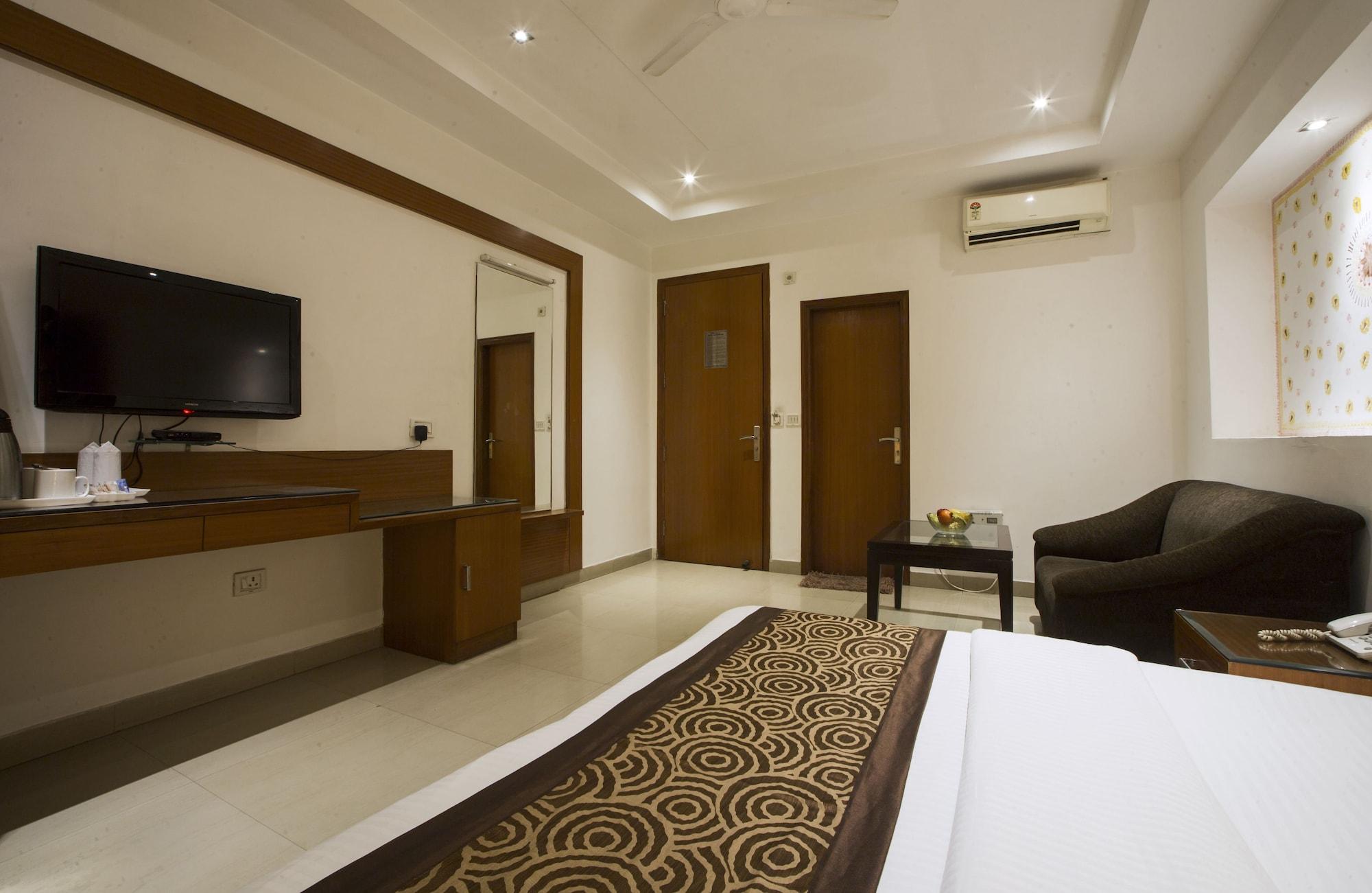 Hotel Krishna Deluxe-By Rcg Hotels New Delhi Luaran gambar