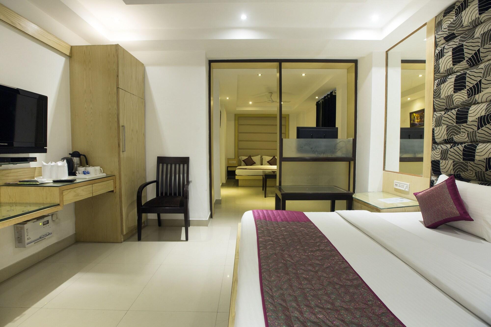 Hotel Krishna Deluxe-By Rcg Hotels New Delhi Luaran gambar