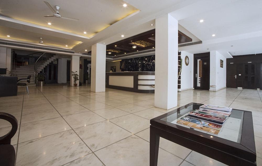 Hotel Krishna Deluxe-By Rcg Hotels New Delhi Luaran gambar