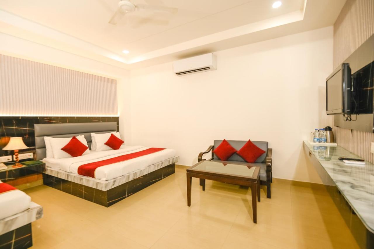 Hotel Krishna Deluxe-By Rcg Hotels New Delhi Luaran gambar
