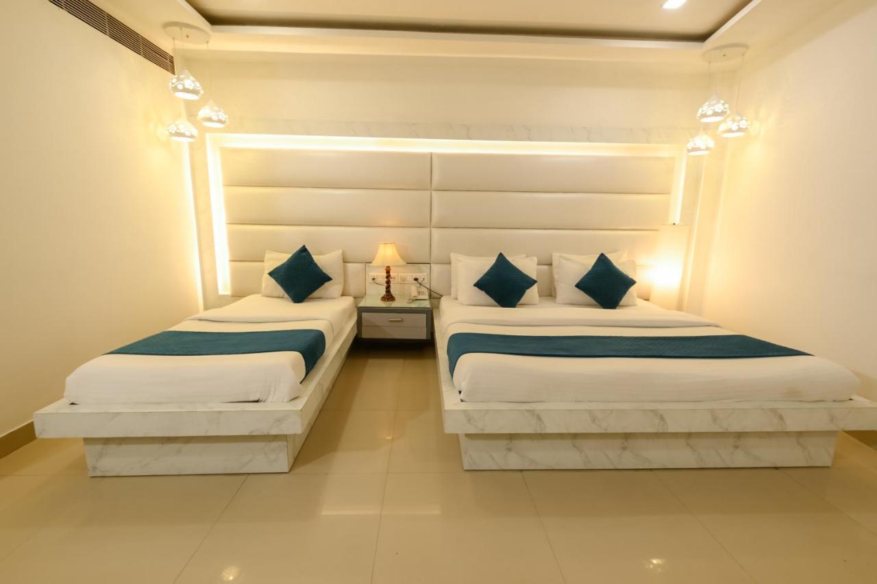 Hotel Krishna Deluxe-By Rcg Hotels New Delhi Luaran gambar