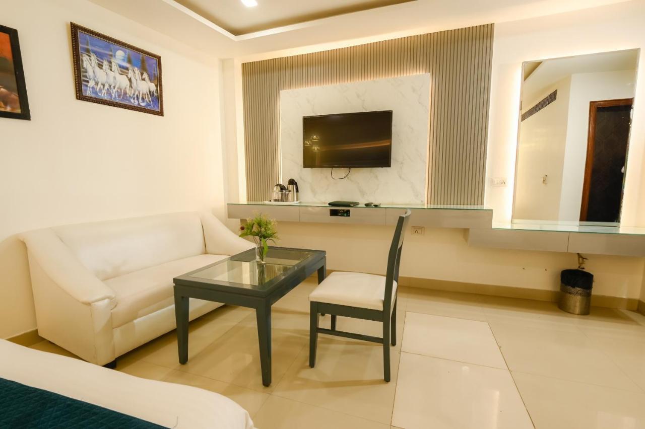 Hotel Krishna Deluxe-By Rcg Hotels New Delhi Luaran gambar