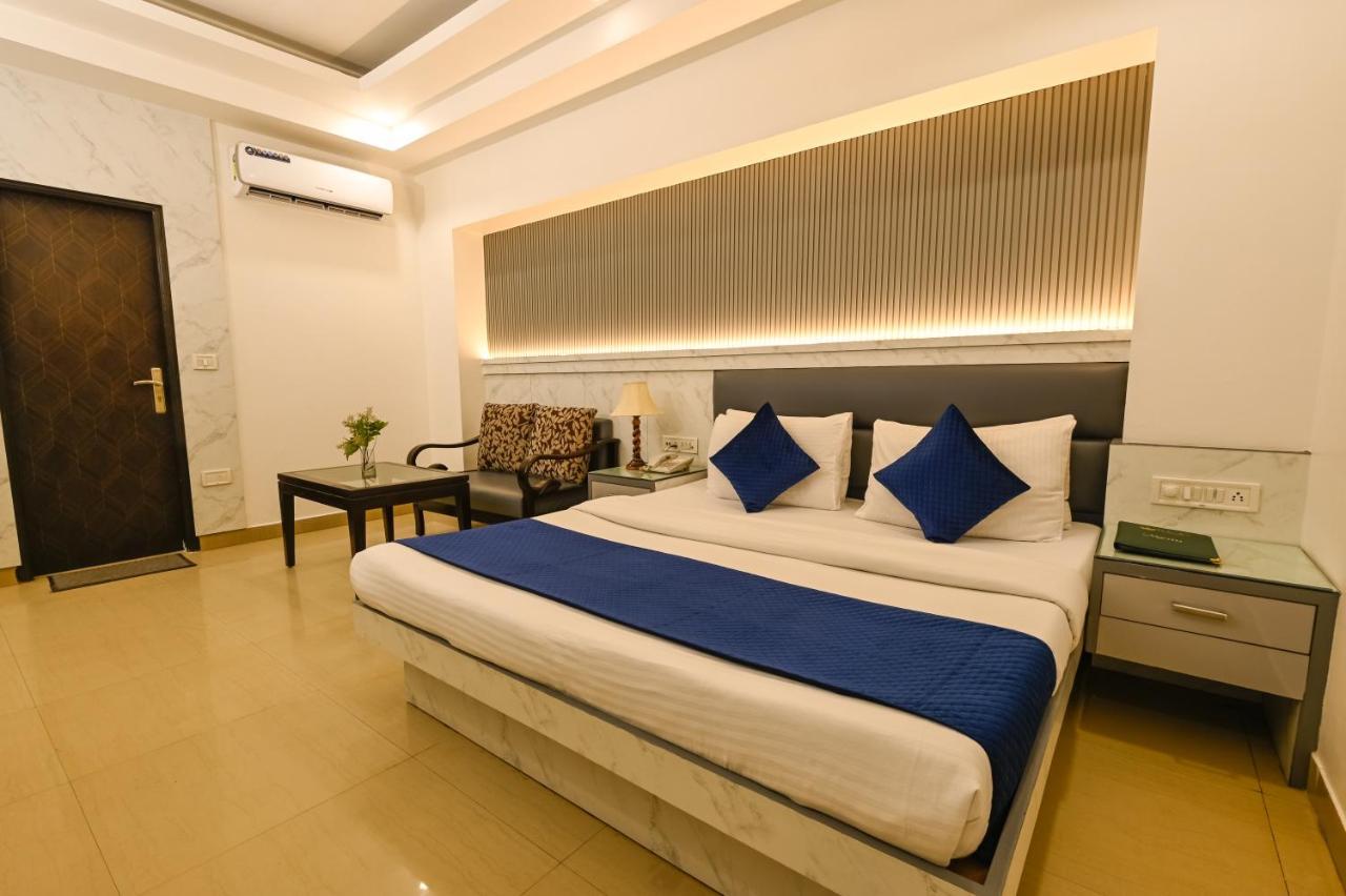 Hotel Krishna Deluxe-By Rcg Hotels New Delhi Luaran gambar
