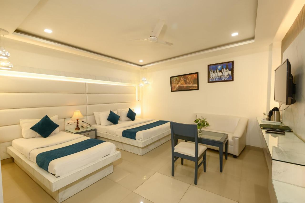 Hotel Krishna Deluxe-By Rcg Hotels New Delhi Luaran gambar