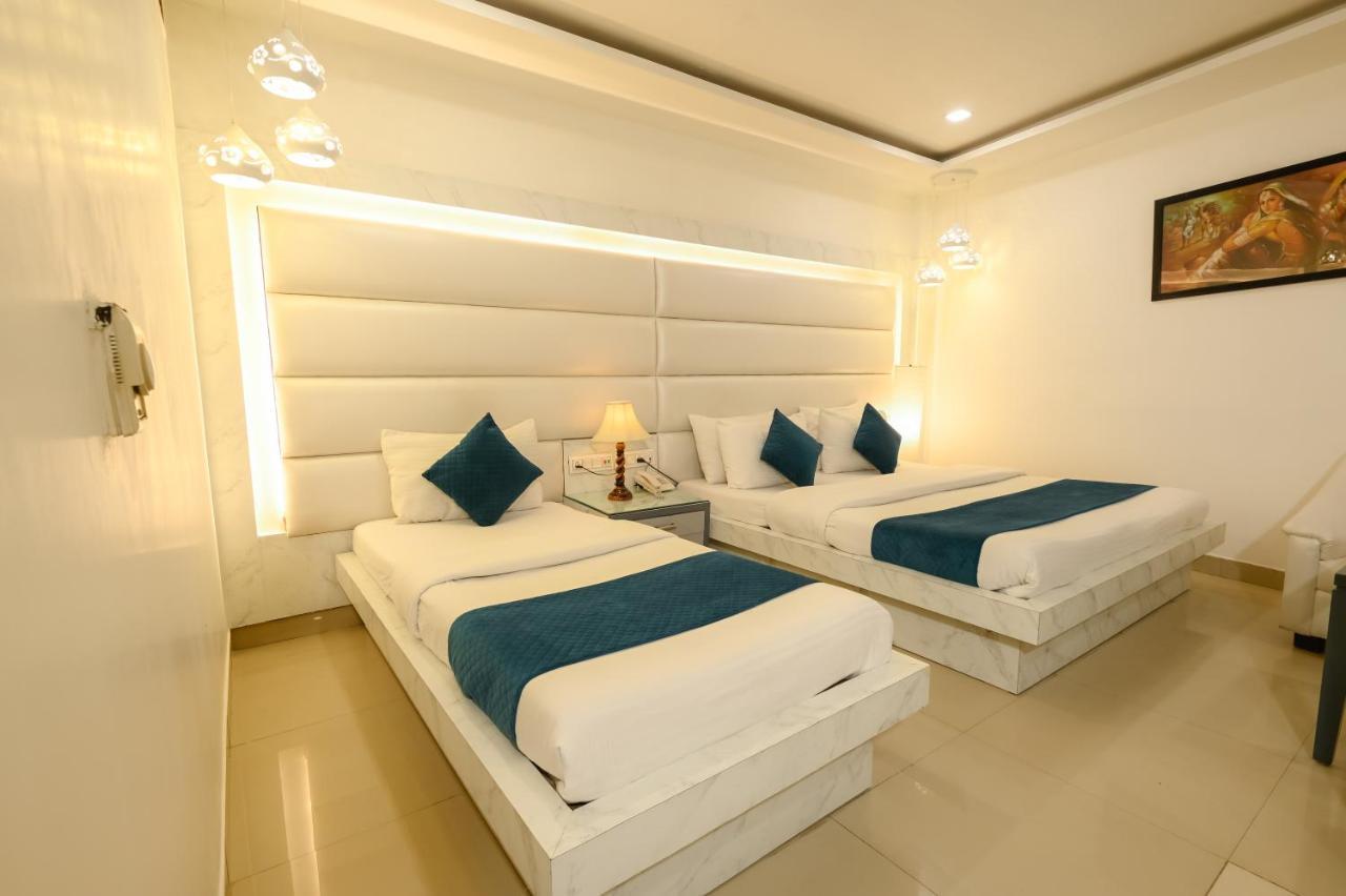 Hotel Krishna Deluxe-By Rcg Hotels New Delhi Luaran gambar