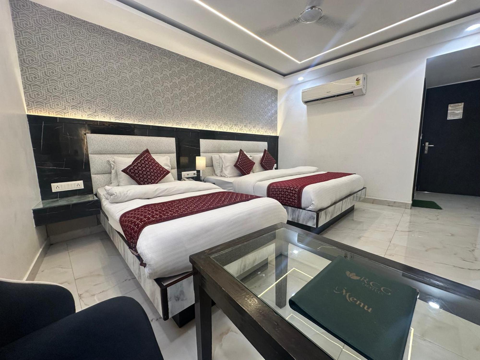Hotel Krishna Deluxe-By Rcg Hotels New Delhi Luaran gambar