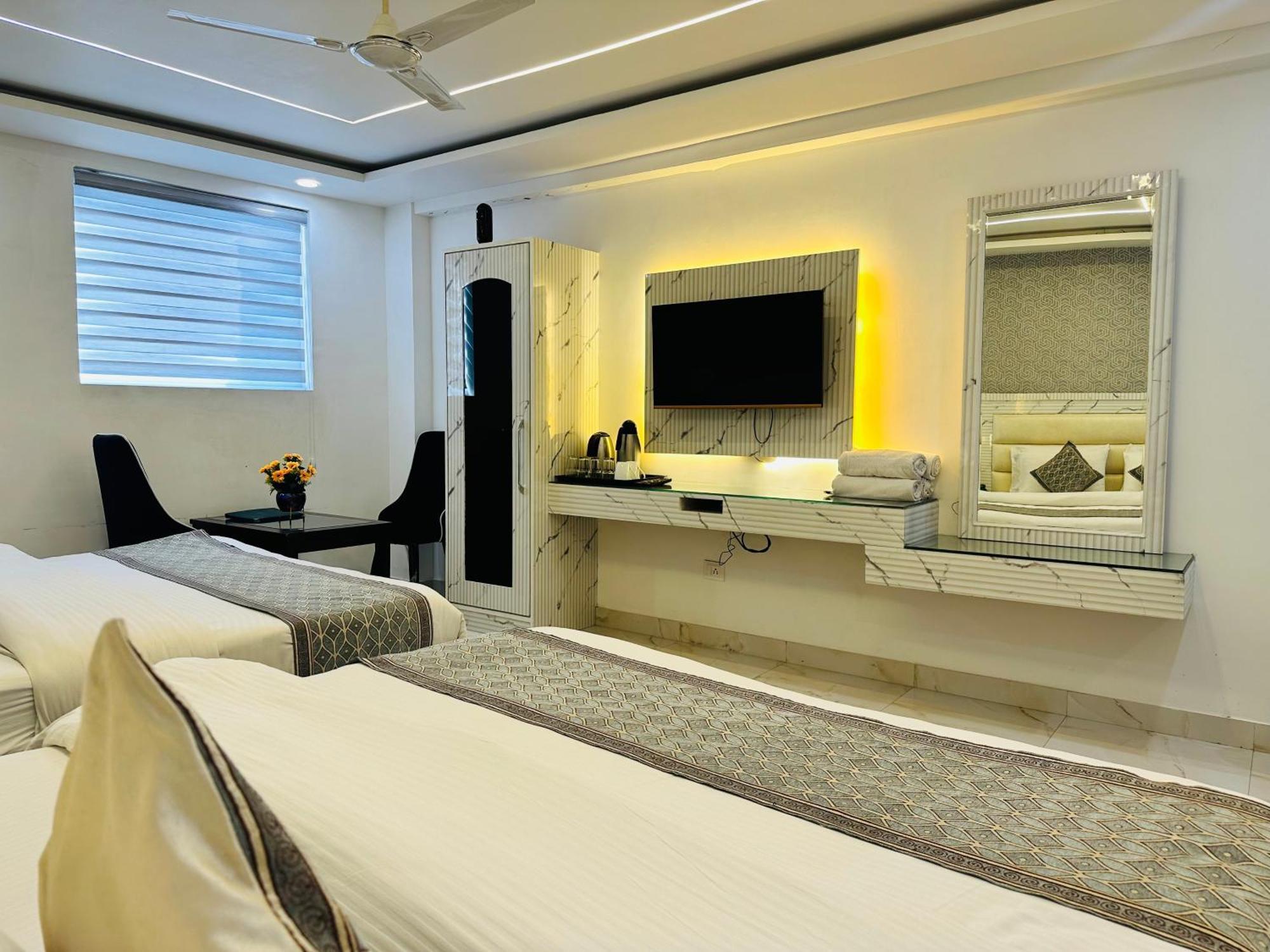 Hotel Krishna Deluxe-By Rcg Hotels New Delhi Luaran gambar