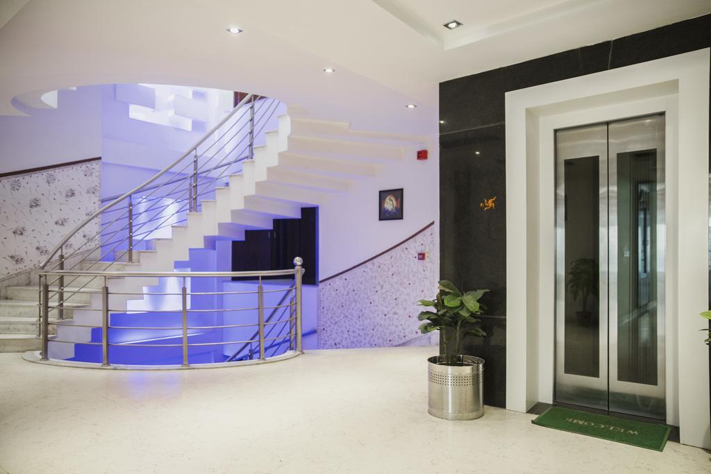 Hotel Krishna Deluxe-By Rcg Hotels New Delhi Luaran gambar