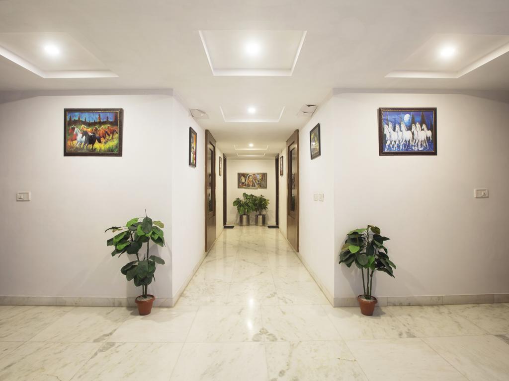 Hotel Krishna Deluxe-By Rcg Hotels New Delhi Luaran gambar