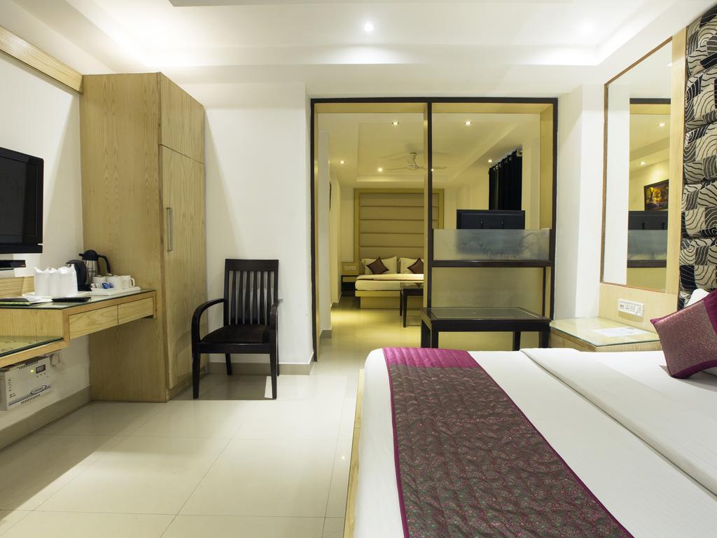 Hotel Krishna Deluxe-By Rcg Hotels New Delhi Luaran gambar