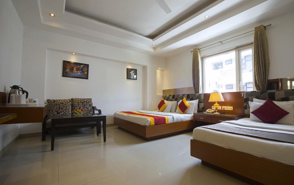 Hotel Krishna Deluxe-By Rcg Hotels New Delhi Luaran gambar