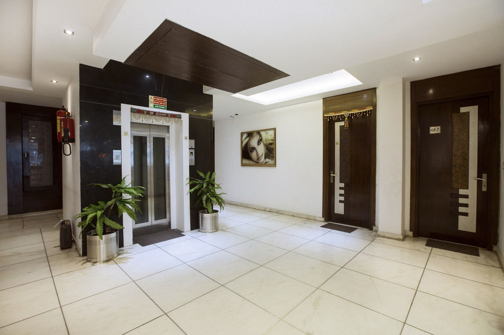 Hotel Krishna Deluxe-By Rcg Hotels New Delhi Luaran gambar